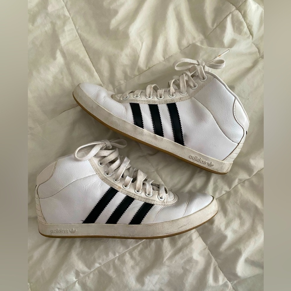 Adidas black and white high top shoes - Picture 1 of 8